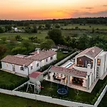 Nobu Вилла *