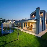 Nobu Villa *