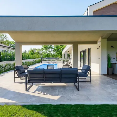 Nobu * Mali Vareški