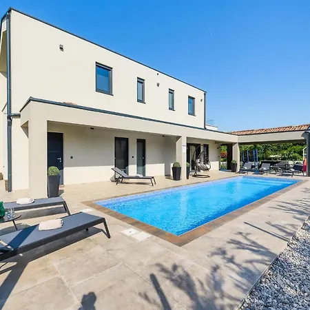 Villa Nobu Mali Vareški