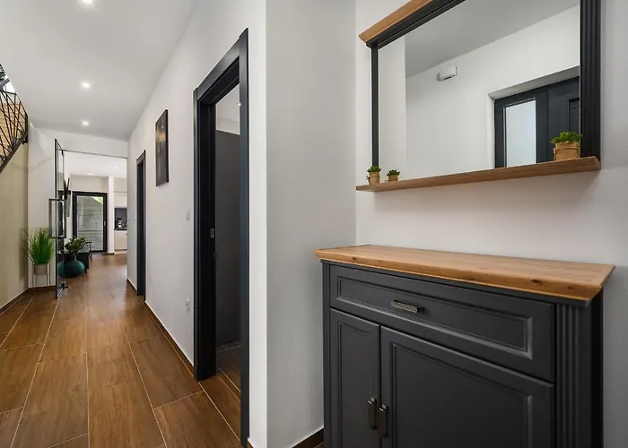 Βίλα Nobu Mali Vareški